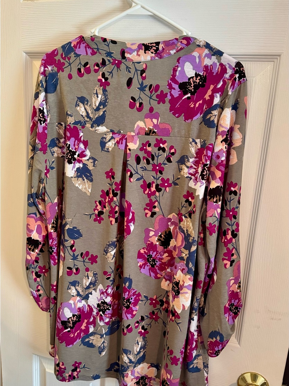 Dear Scarlett Floral V-Neck Top - Pink & Gray - Picture 4 of 5